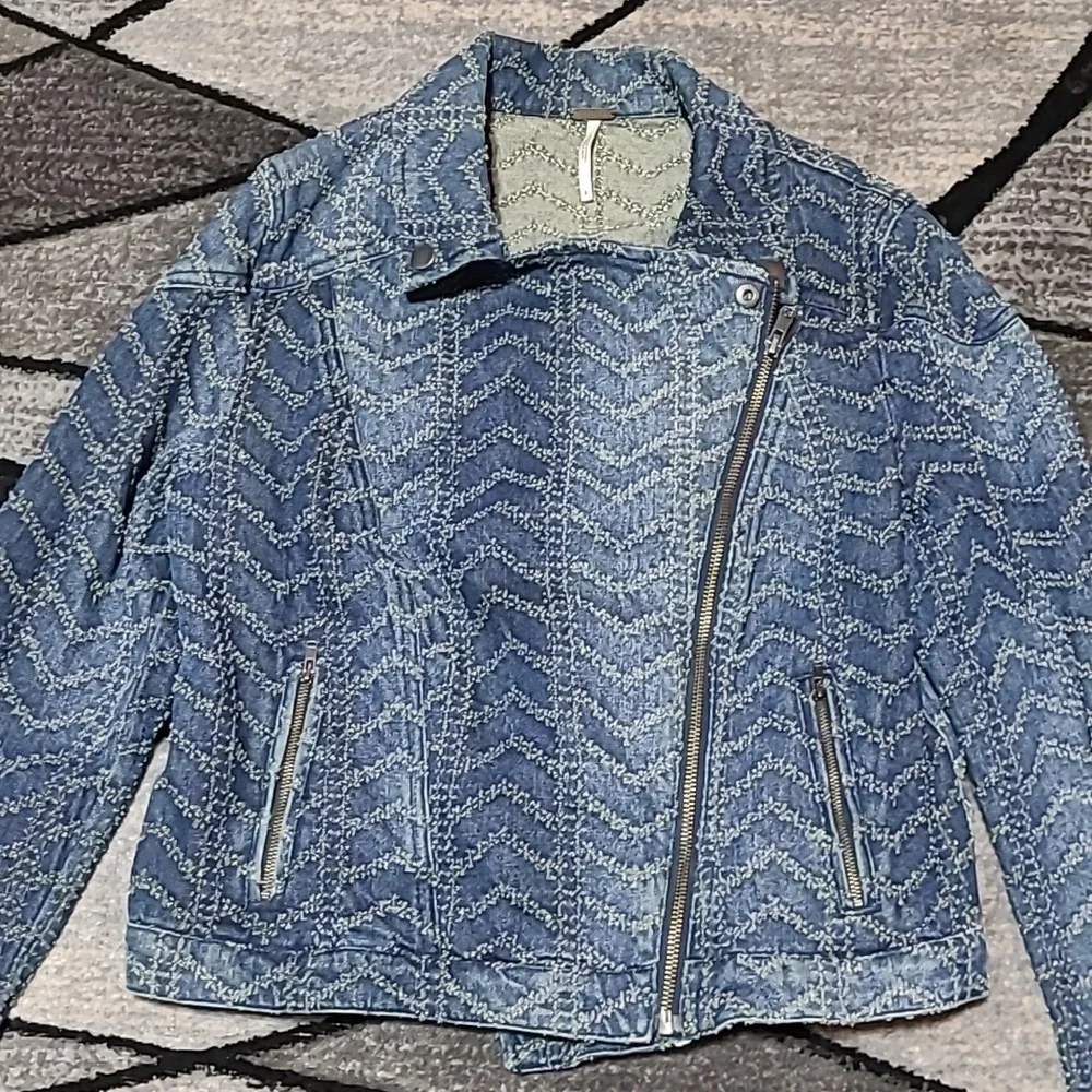 FREE PEOPLE FULL-ZIP HERRINGBONE PATTERN DENIM JACKET - Picture 3 of 16